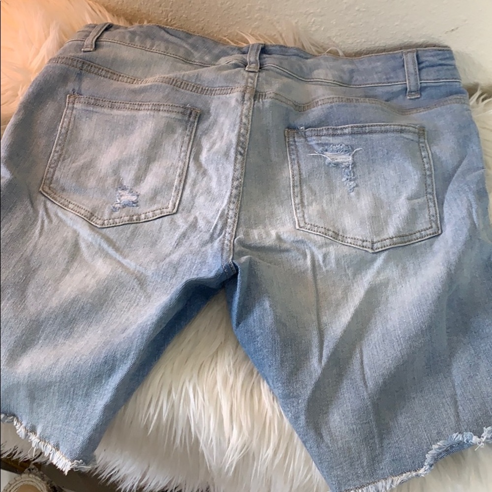 Shorts - Picture 4 of 4